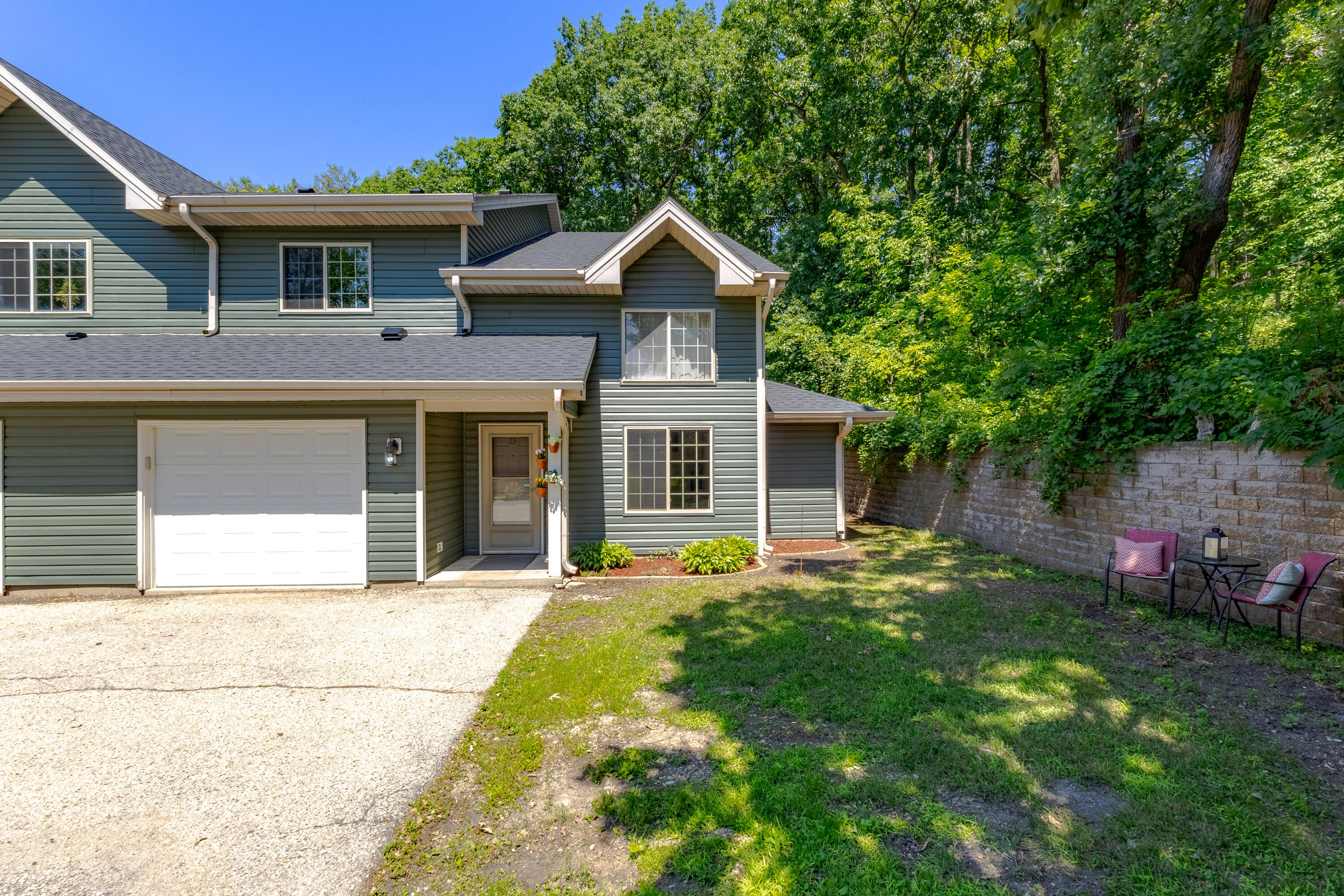 Property Photo: 200 James St D WI 53086