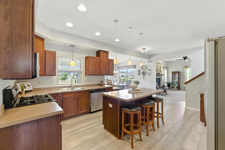 Property Photo: 4712 W Woodward Dr WI 53132