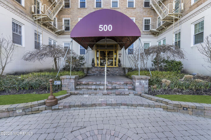 Property Photo:  500 Deal Lake Drive 1E  NJ 07712 
