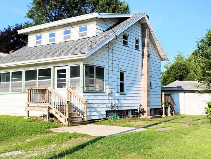 Property Photo:  2126 Vining Street  MI 49203 