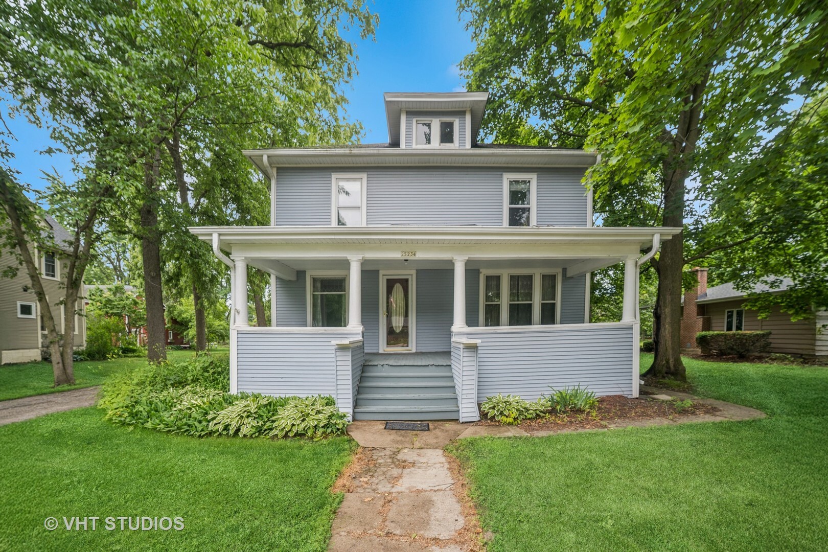 Property Photo:  2S234 Harter Road  IL 60119 