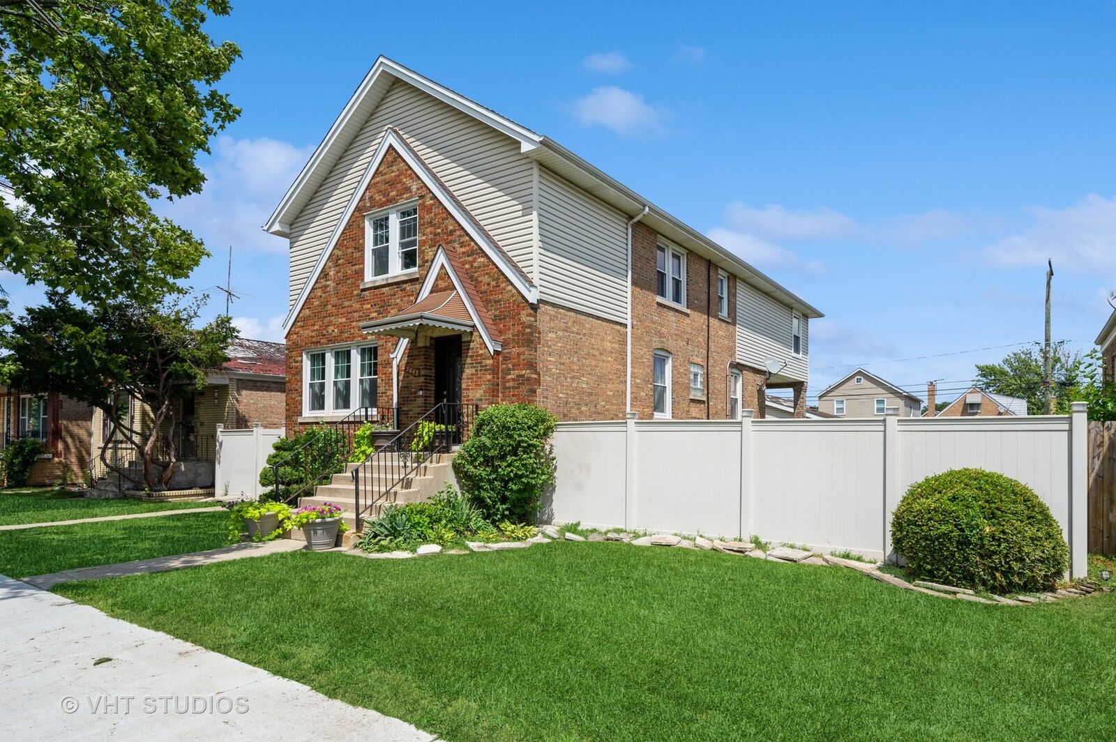Property Photo:  5643 S Meade Avenue  IL 60638 