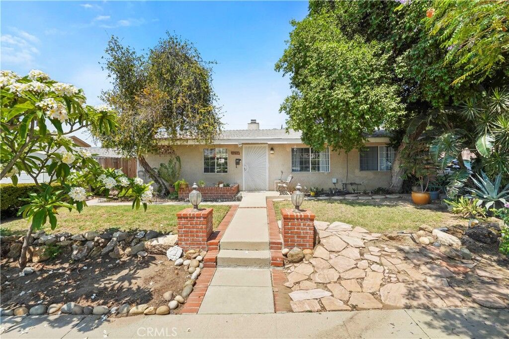 Property Photo:  11255 Paso Robles Ave  CA 91344 