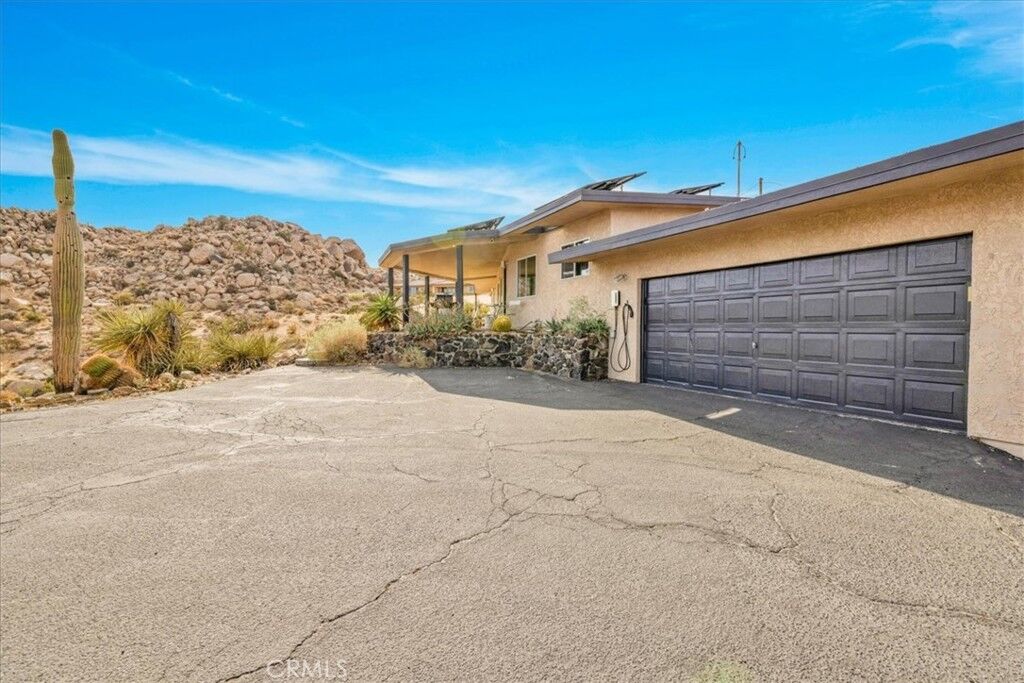 Property Photo: 57249 Farrelo Road CA 92284