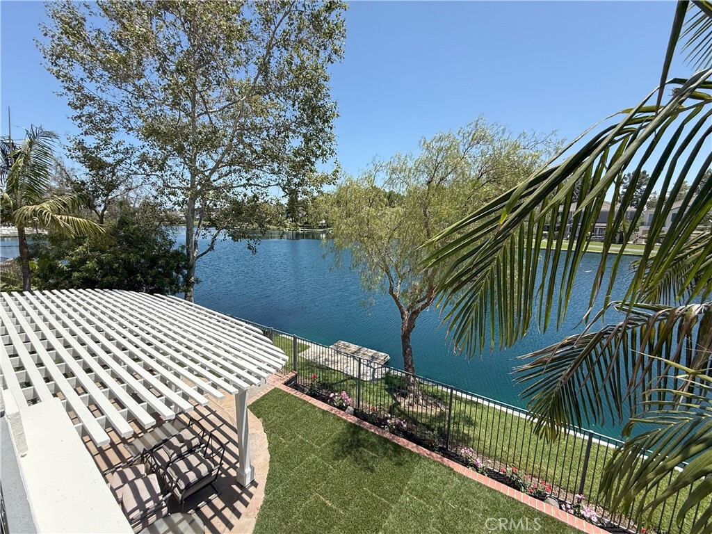 Property Photo:  18 Lakeside Drive  CA 90621 