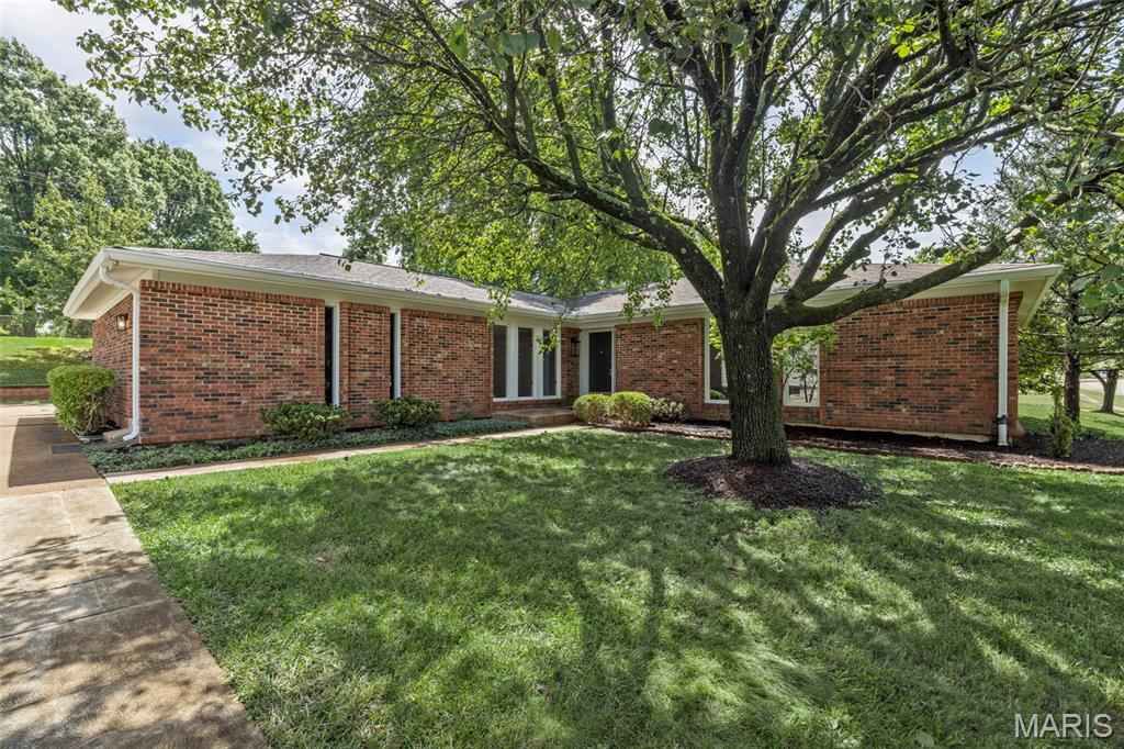342 Clayton Trails Drive  Ellisville MO 63011 photo