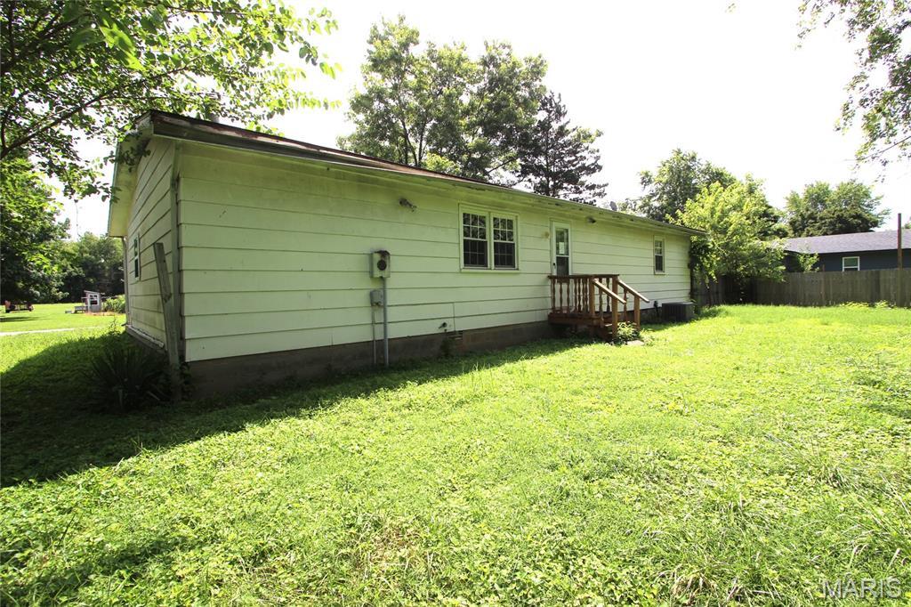 Property Photo: 212 Heath Street MO 63650