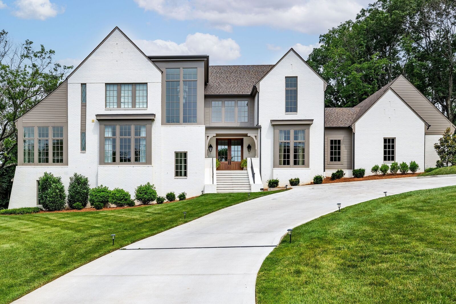 Property Photo:  5929 E Ashland Dr  TN 37215 