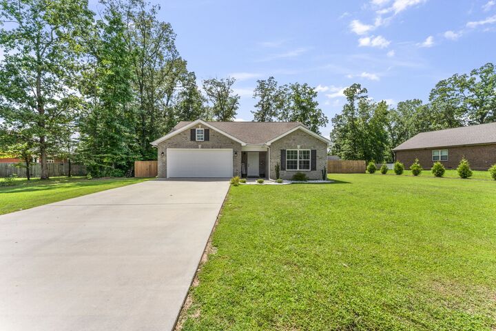 Property Photo:  390 Oak Hollow Rd  TN 37355 