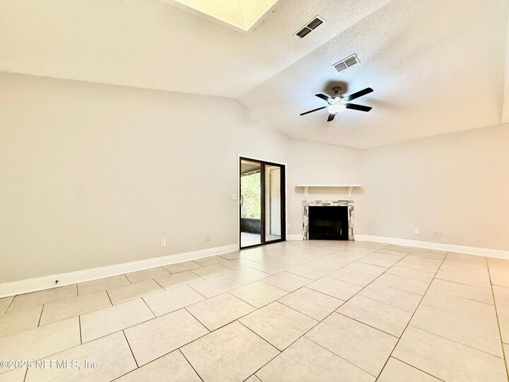 Property Photo: 3801 Crown Point Road 1074 FL 32257