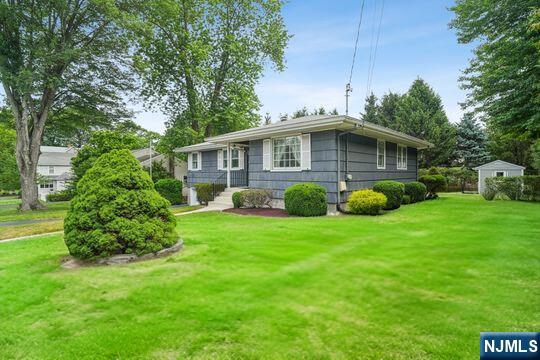 Property Photo:  3 Lakeview Drive  NJ 07463 