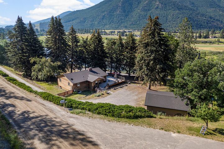 Property Photo:  2220 McDowell Drive  MT 59802 