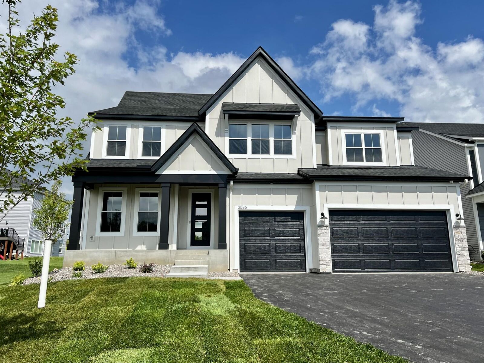 Property Photo:  2586 Kendall Avenue NE  MN 55376 