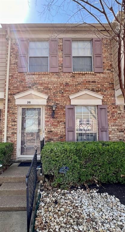 Property Photo:  613 Carriagehouse Lane 8D  TX 75040 