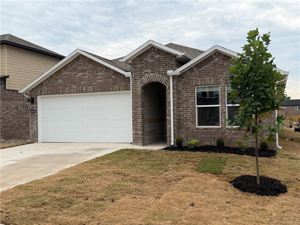 Property Photo: 4689 W Aurora Street AR 72704