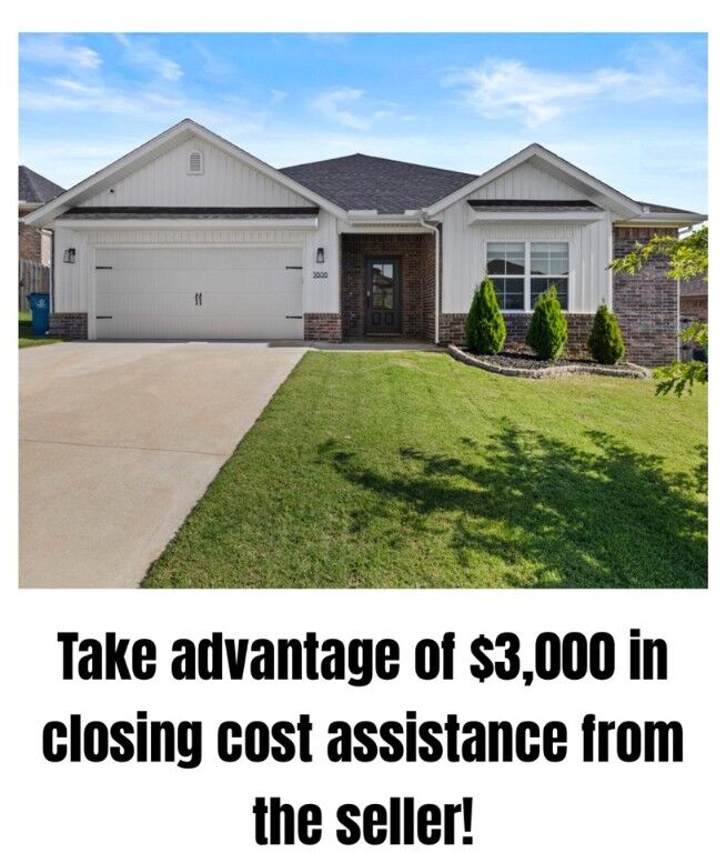 Property Photo:  5808 SW Macasin Avenue  AR 72713 