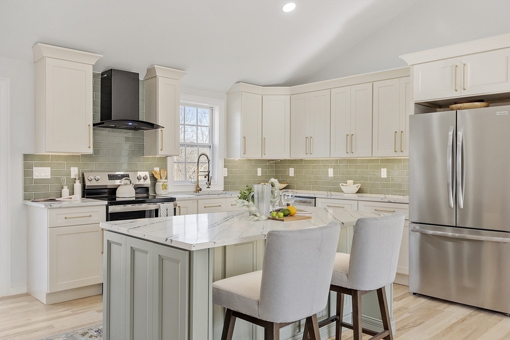 Property Photo: 21 Davis Rd MA 01473