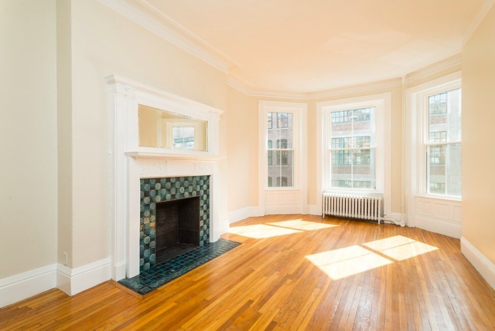 Property Photo: 342 Commonwealth Avenue 6 MA 02115