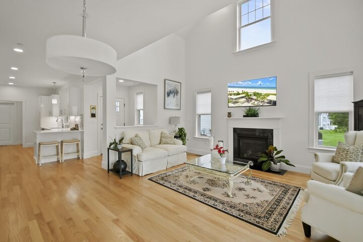 Property Photo:  9 Morgan Way 9  MA 01801 