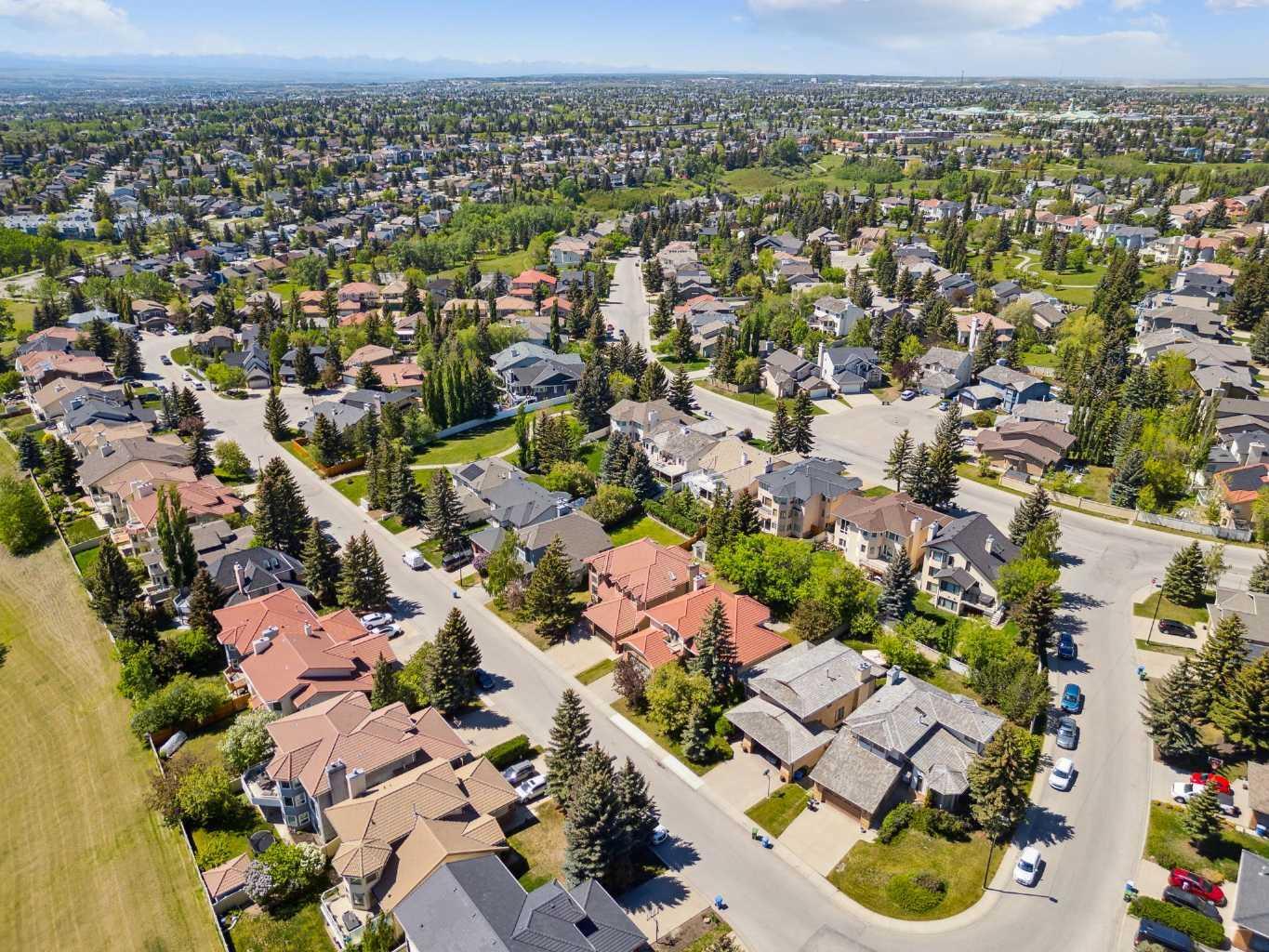 Photo de la propriété: 52 Edgeview Road NW AB T3A 4T8