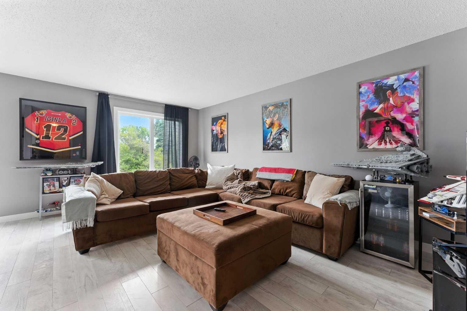 Property Photo: 125 10 Avenue NE 1 AB T2E 0W8