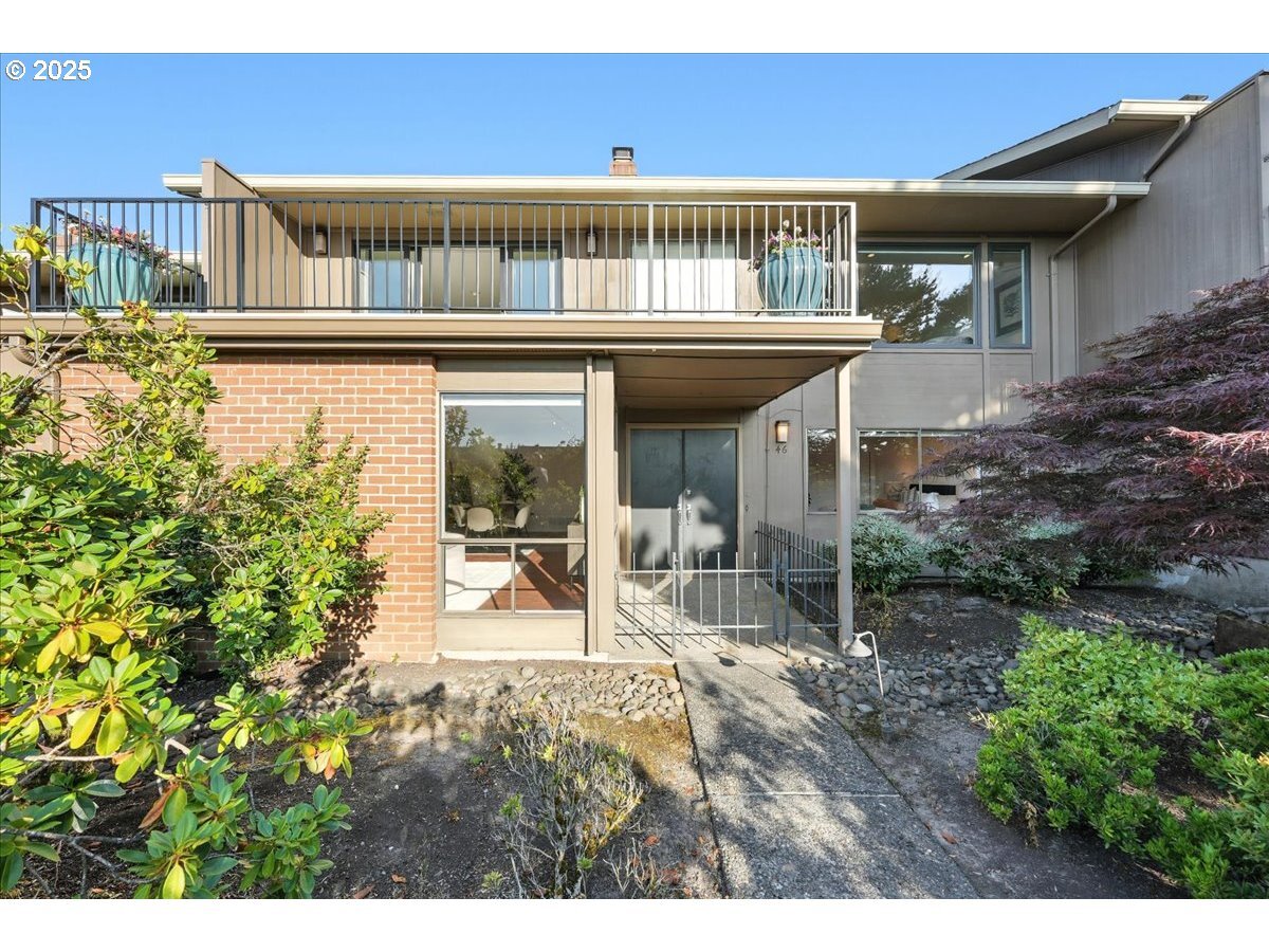 Property Photo:  46 Condolea Ct  OR 97035 