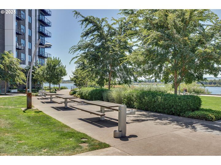 Property Photo: 707 N Hayden Island Dr 215 OR 97217