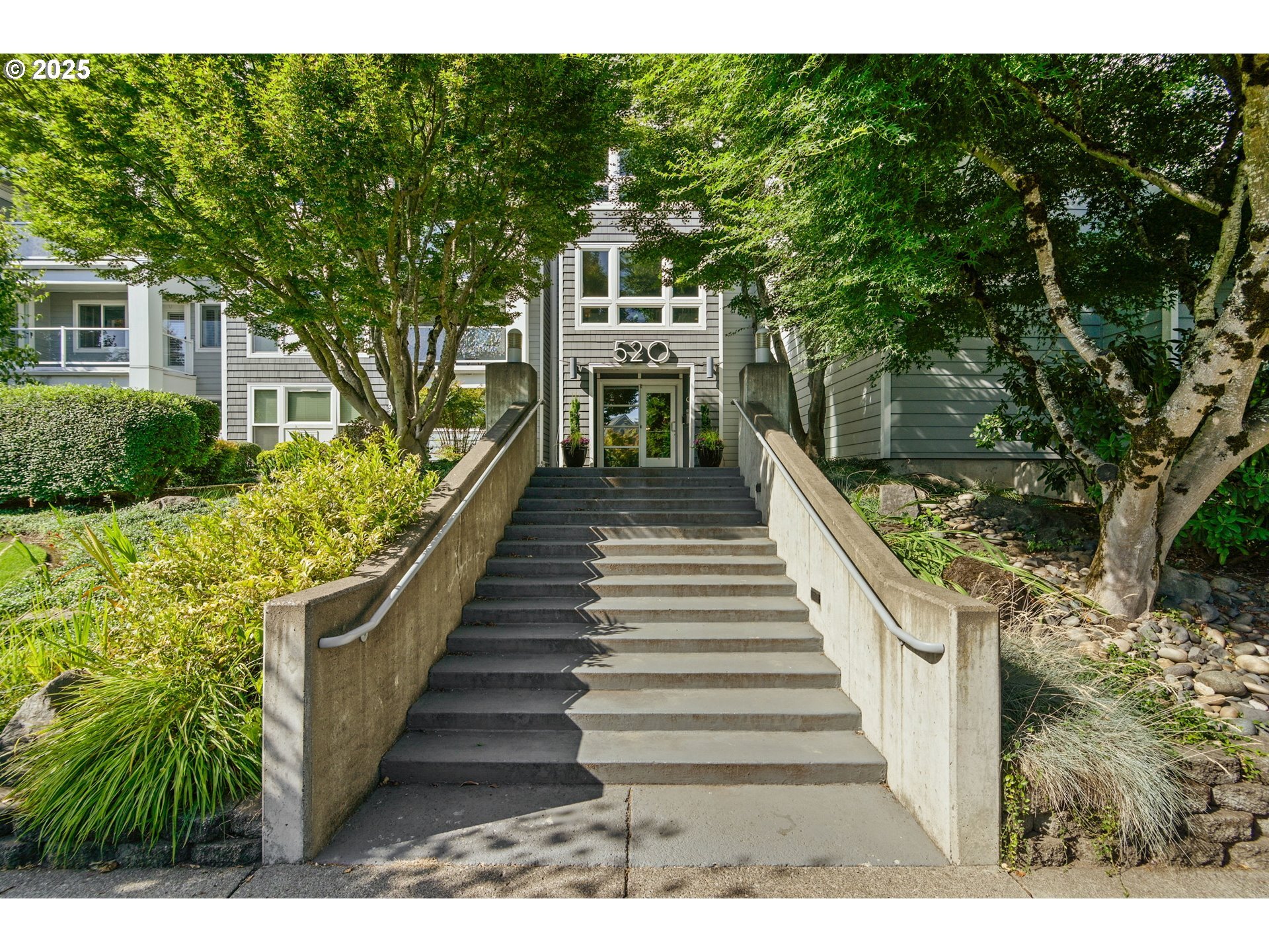 Property Photo:  520 SE Columbia River Dr 428  WA 98661 