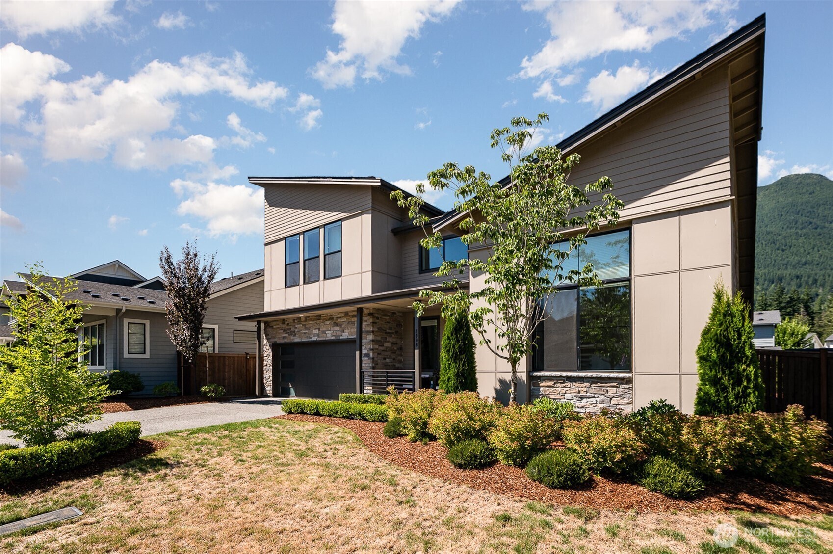 Property Photo:  3098 SE 14th Street  WA 98045 