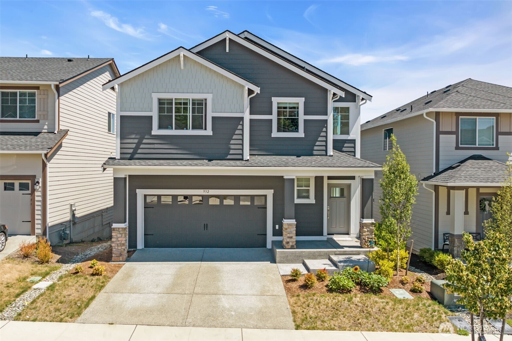Property Photo:  932  119th Avenue SE  WA 98258 