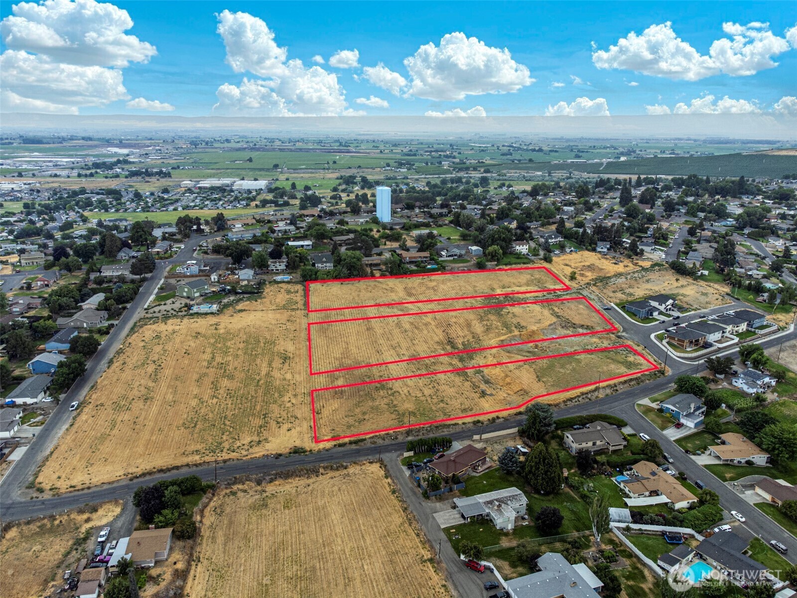 Property Photo: 4 Lander Ct Lot 4 WA 98944