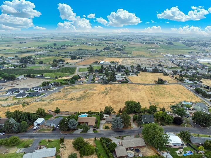 Property Photo:  4  Tbd Columbia Heights Lot 4  WA 98944 