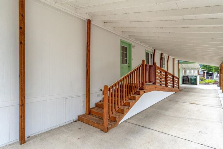 Property Photo:  510  Mallard Lane  WA 98632 