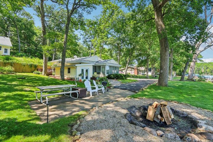 Property Photo:  9727 North Blackhawk Drive  WI 53534 