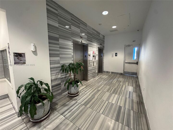 Property Photo:  219 NW 12th Ave 707  FL 33128