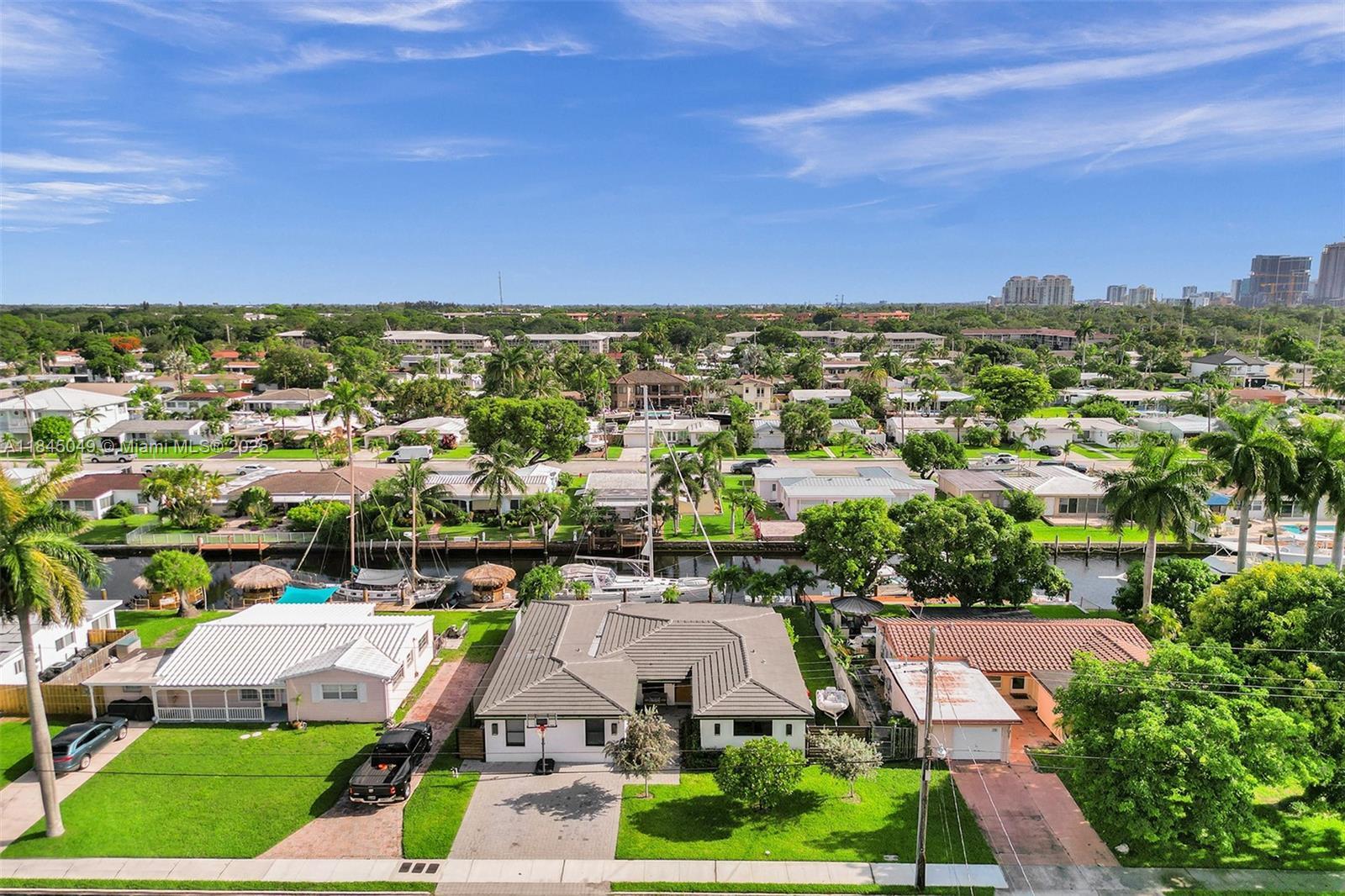 Property Photo:  1021 Guava Isle  FL 33315 