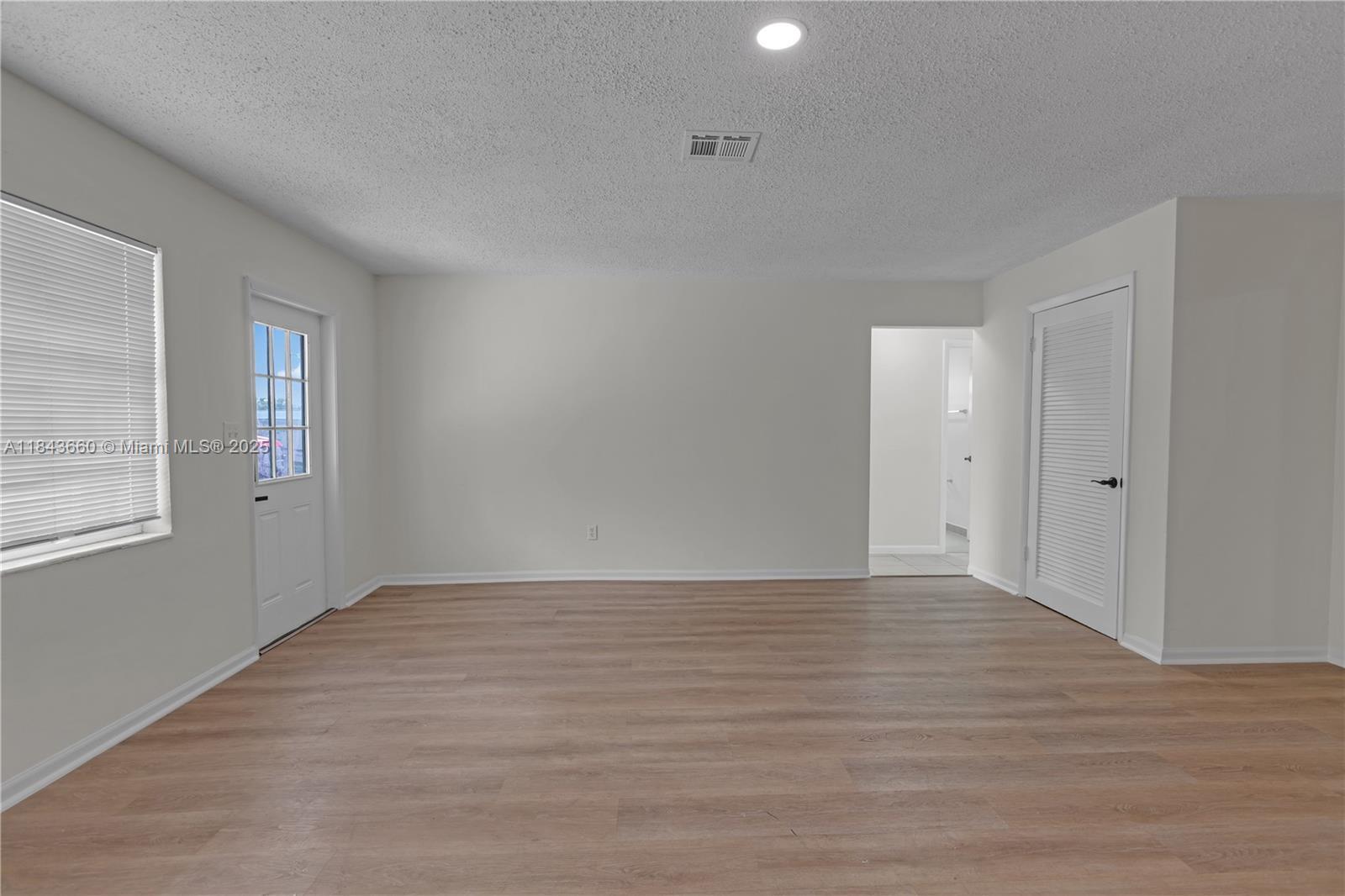 Property Photo:  6420 Washington St  FL 33023 