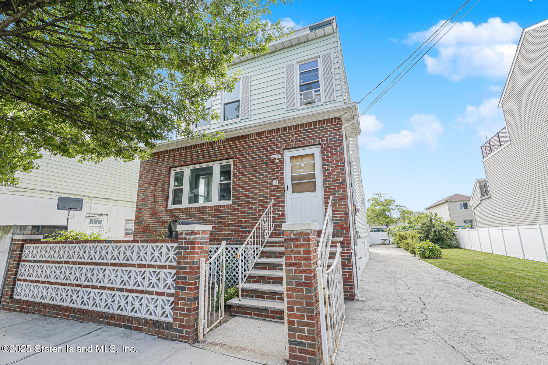 Property Photo:  18 St. Mary'S Avenue  NY 10305 