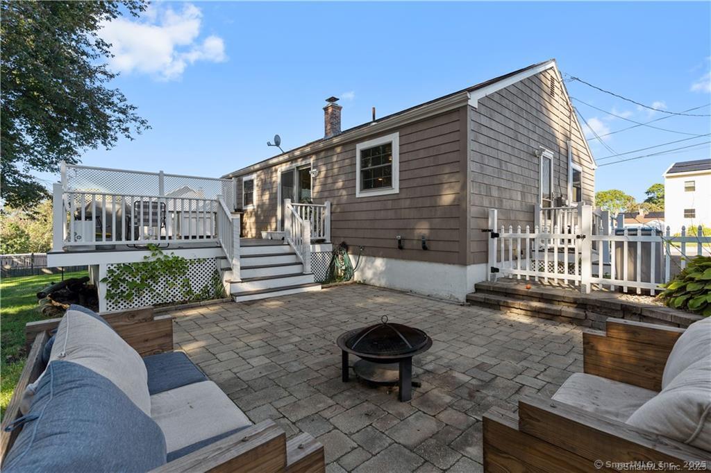 Property Photo:  77 Bayshore Drive  CT 06320 