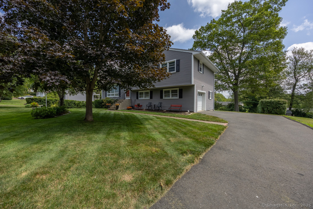 Property Photo:  28 Sandy Lane  CT 06716 
