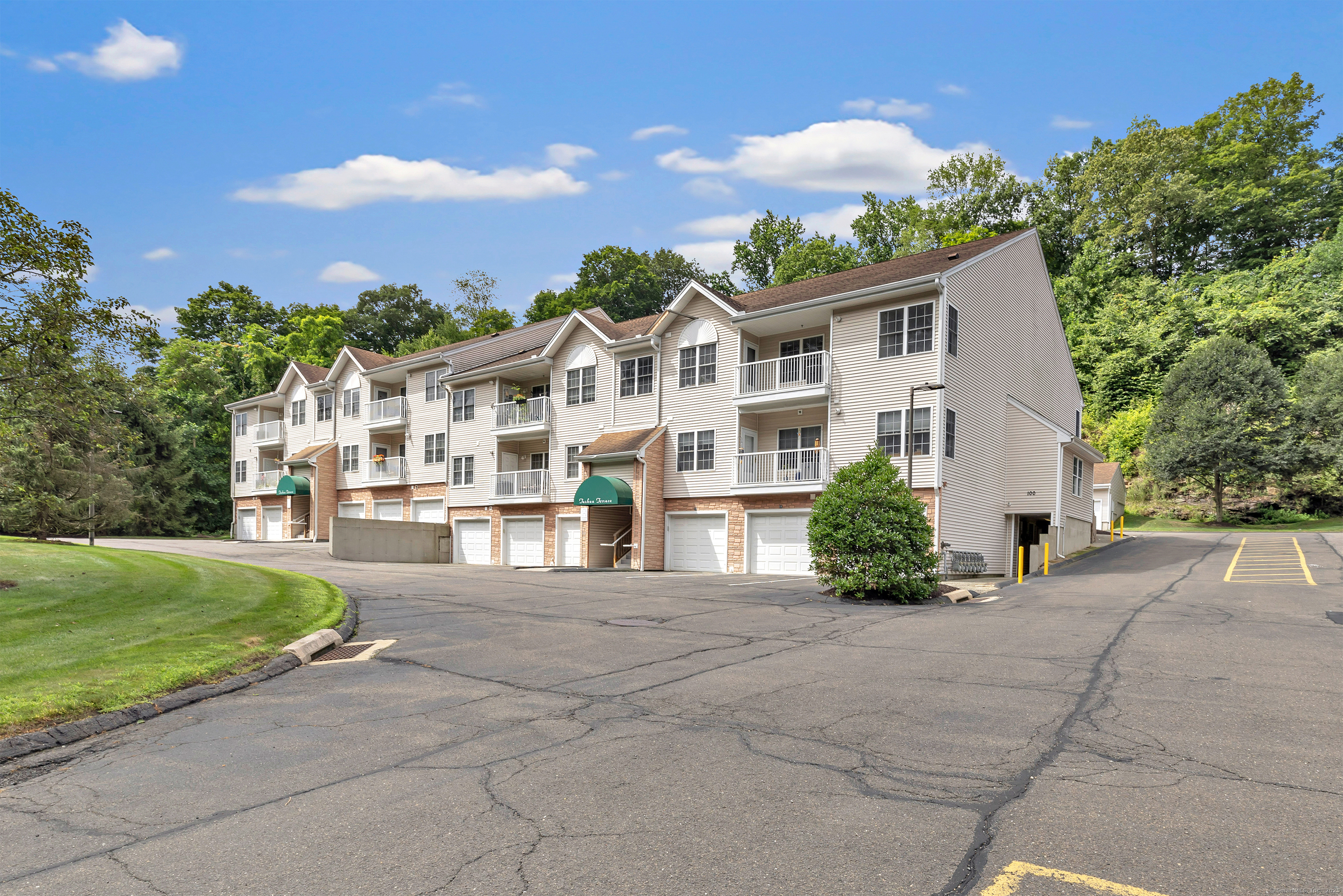 Property Photo: 11211 Arganese Place 11211 CT 06611