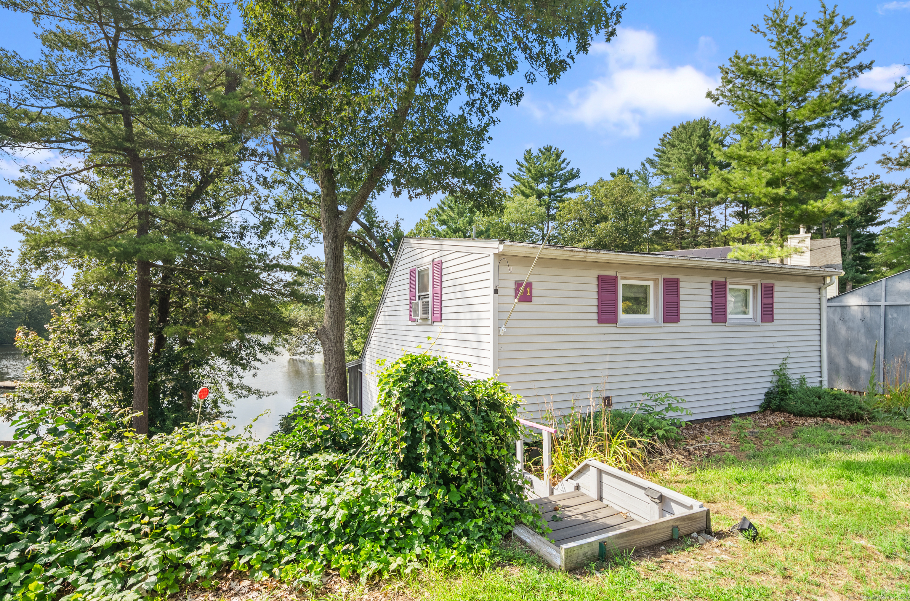 Property Photo:  71 Lake Road  CT 06351 