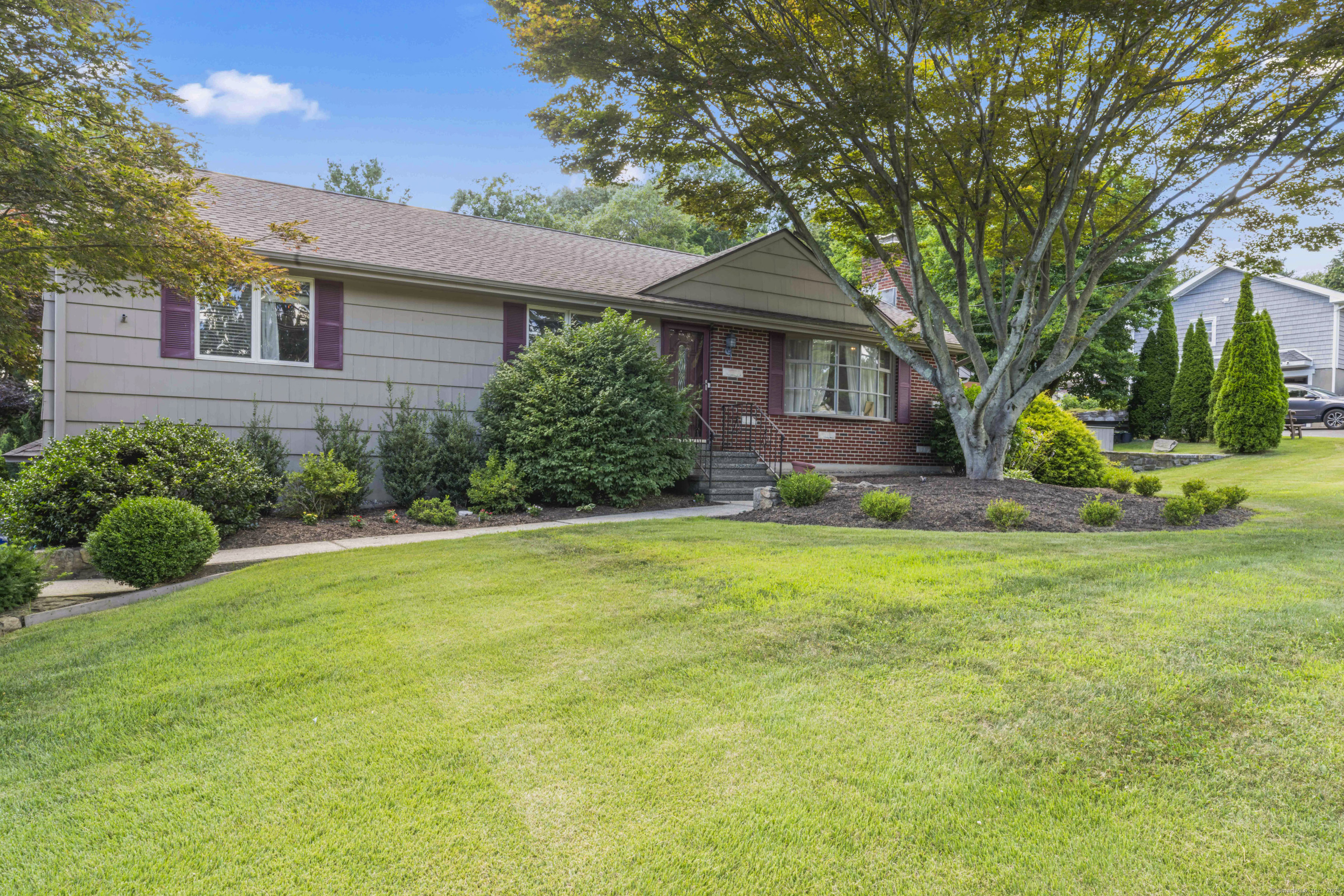 Property Photo:  