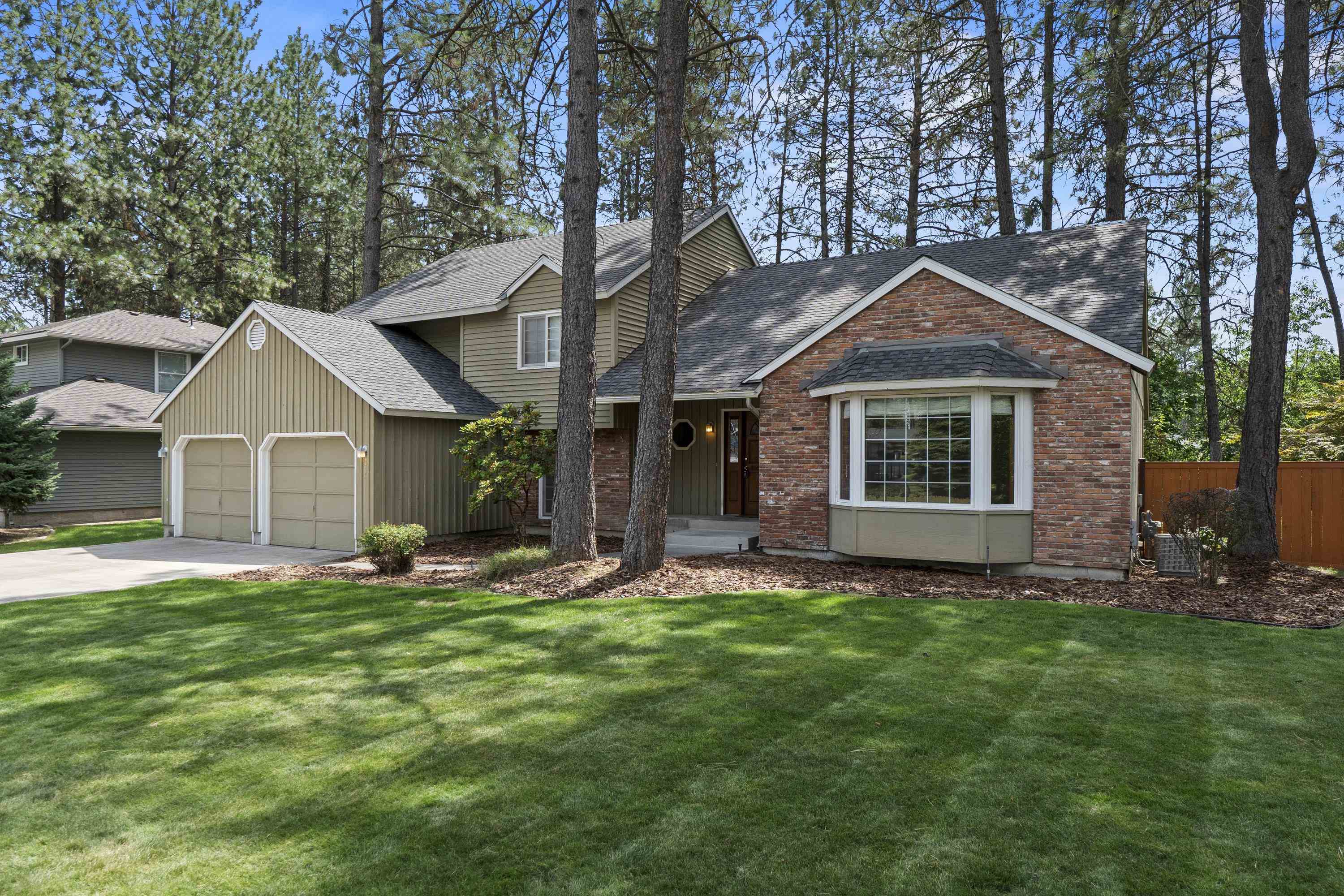 Property Photo: 217 W Woodway Ave WA 99218