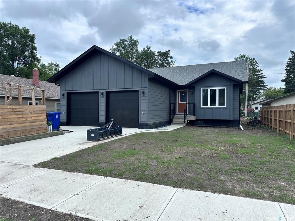 Property Photo:  230 8th Street  SK S4H 1E2 