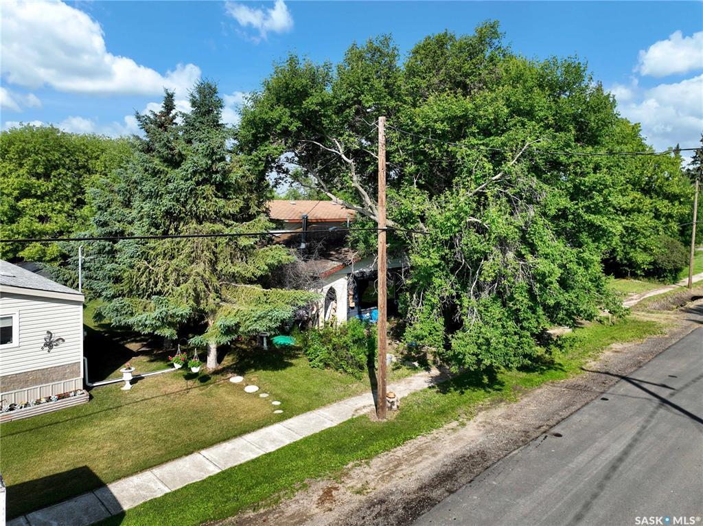 Property Photo: 204 Allan Avenue SK S0A 3R0