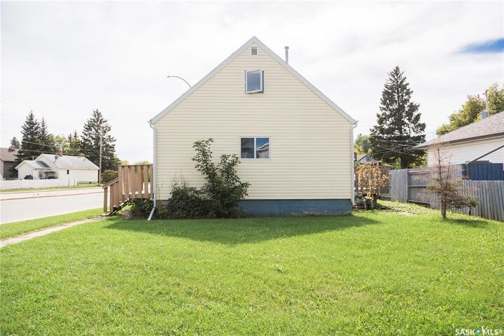 Property Photo: 597 River Street E SK S6V 2J2