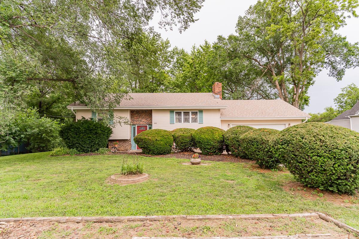 Property Photo: 506 Center Street IA 51653