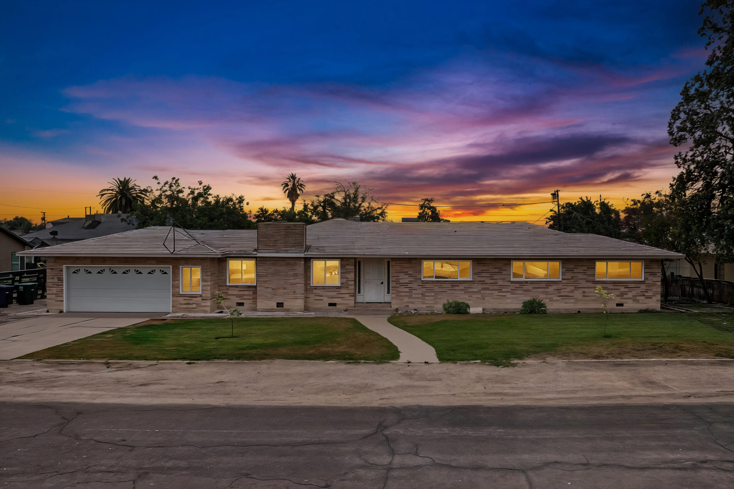 Property Photo: 3747 W Paloma Street CA 93656
