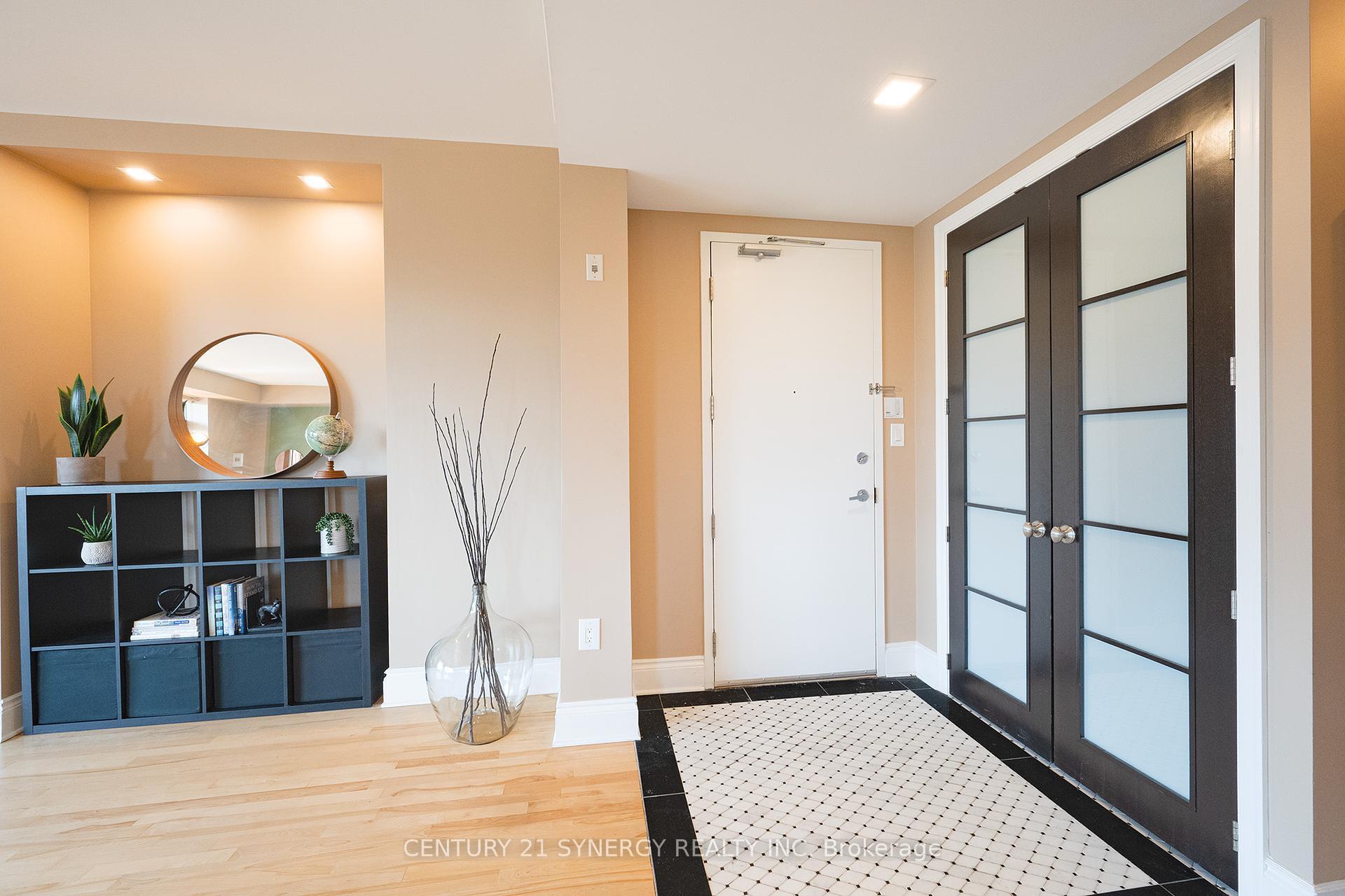 Property Photo: 374 Cooper Street 603 ON K2P 2P4